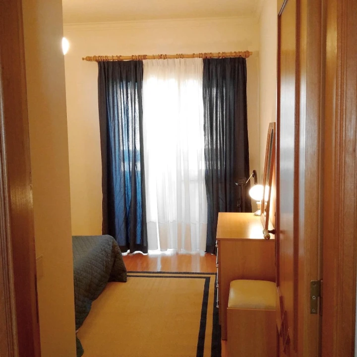 Apartamento T2 para Arrendamento em Faro Foto 16