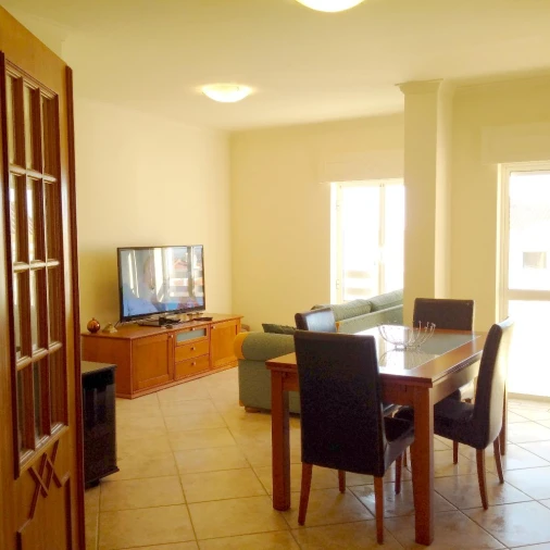 Apartamento T2 para Arrendamento em Faro Foto 2