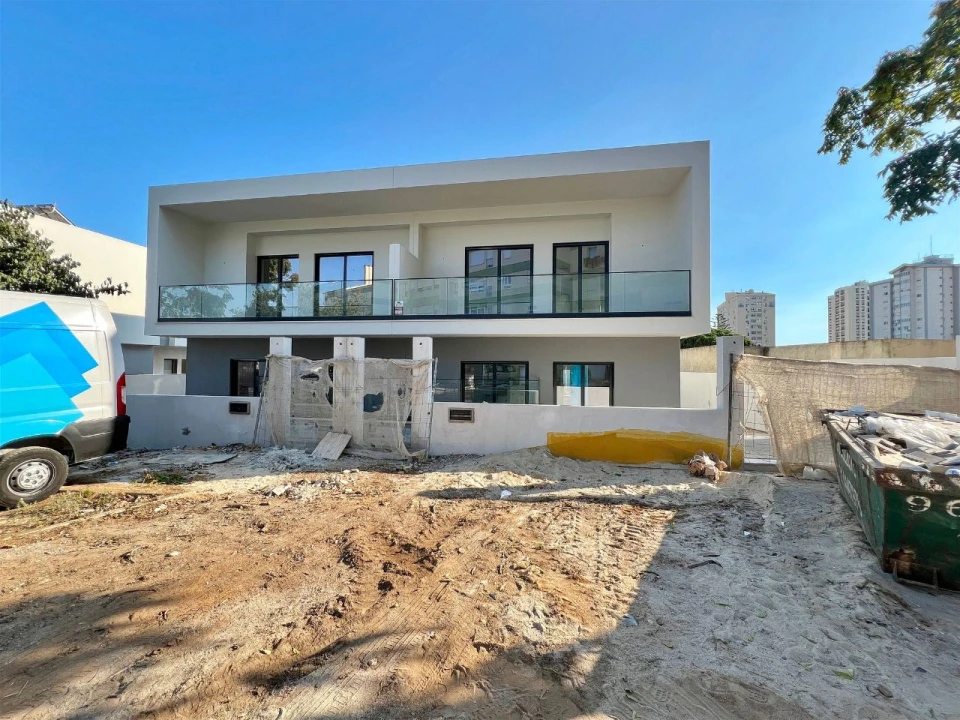 Moradia T4 para Venda em Rebelva Foto 6