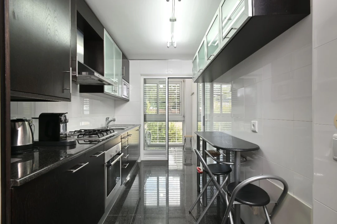 Apartamento T1 para Arrendamento em Costa de Caparica Foto 5
