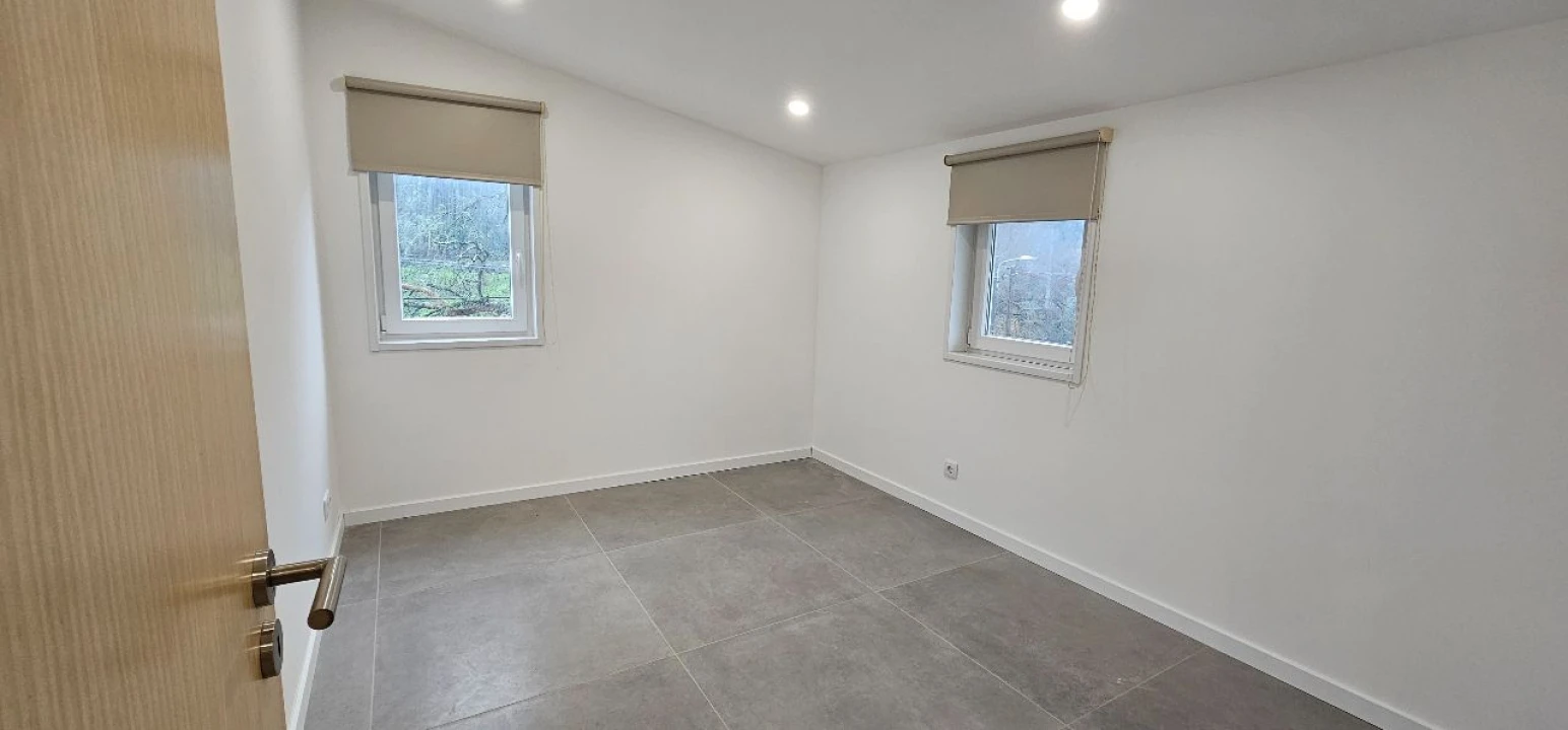 Apartamento T2 para Arrendamento em Valmaior Foto 3