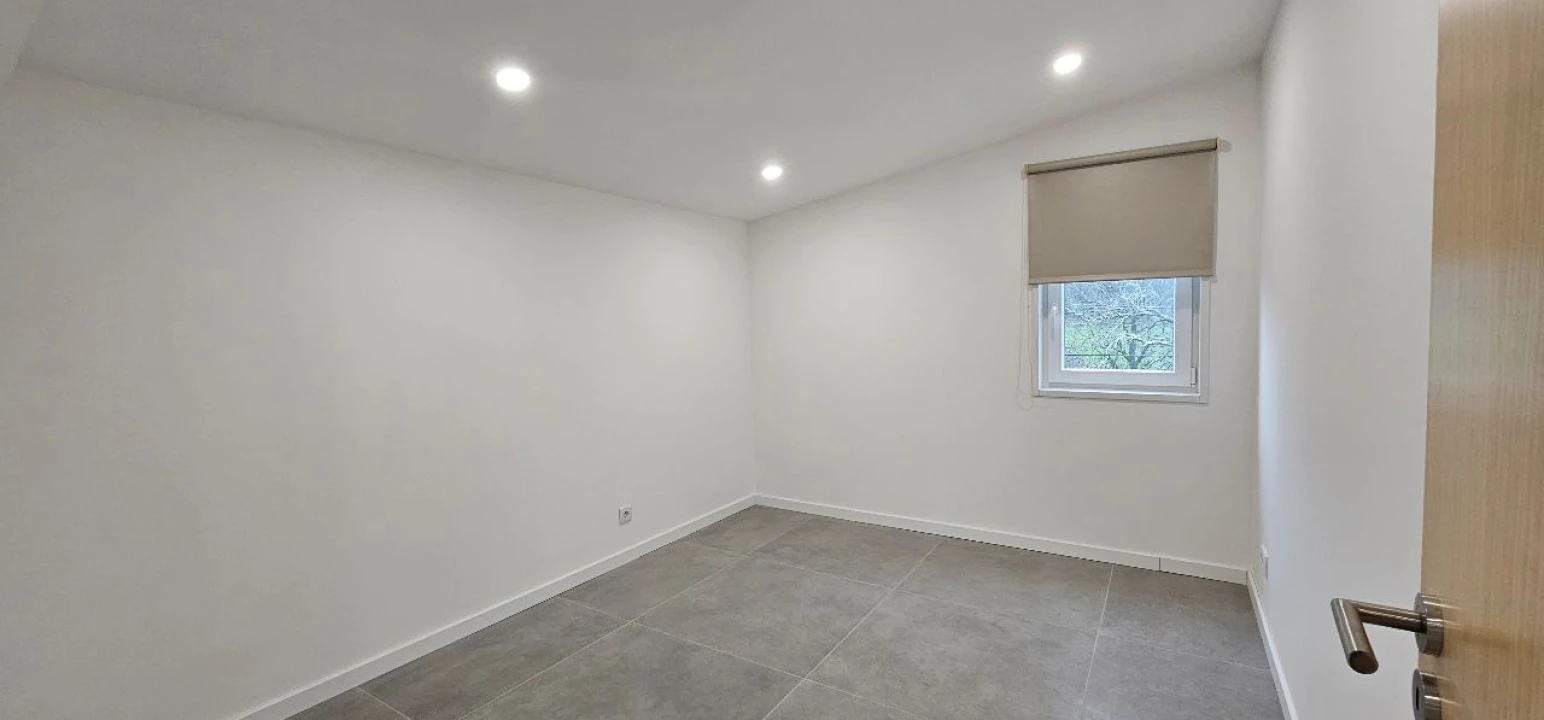 Apartamento T2 para Arrendamento em Valmaior Foto 4