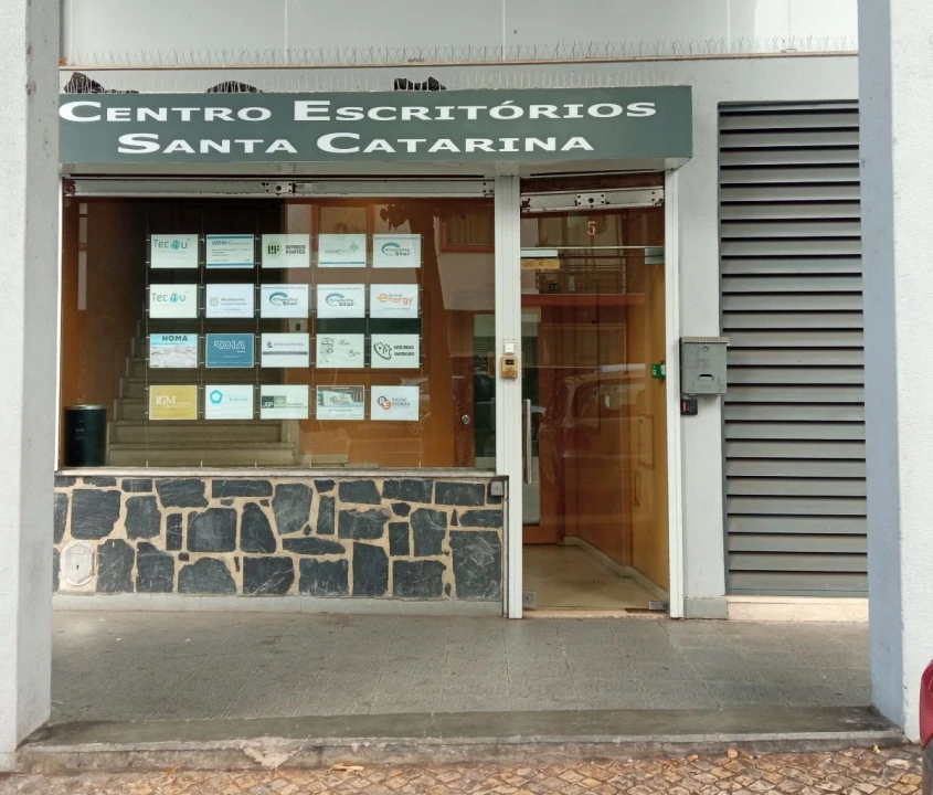 Loja para Venda em Linda a Velha Foto 1