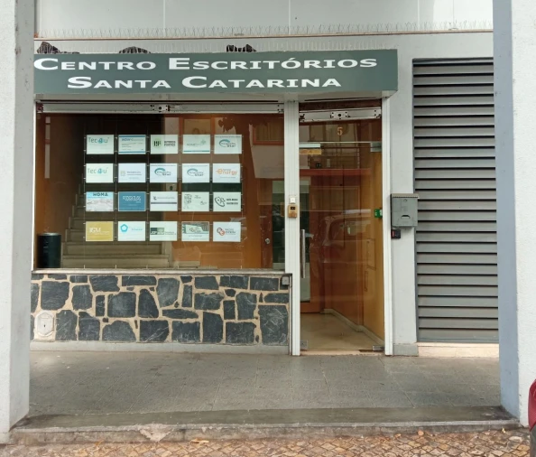 Loja para Venda em Linda a Velha Foto 1