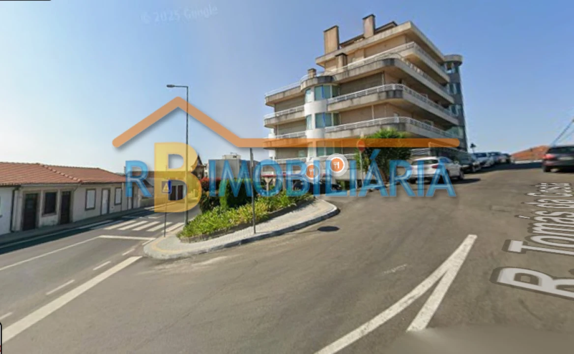 Garagem para Venda em Oliveira de Azeméis Foto 1