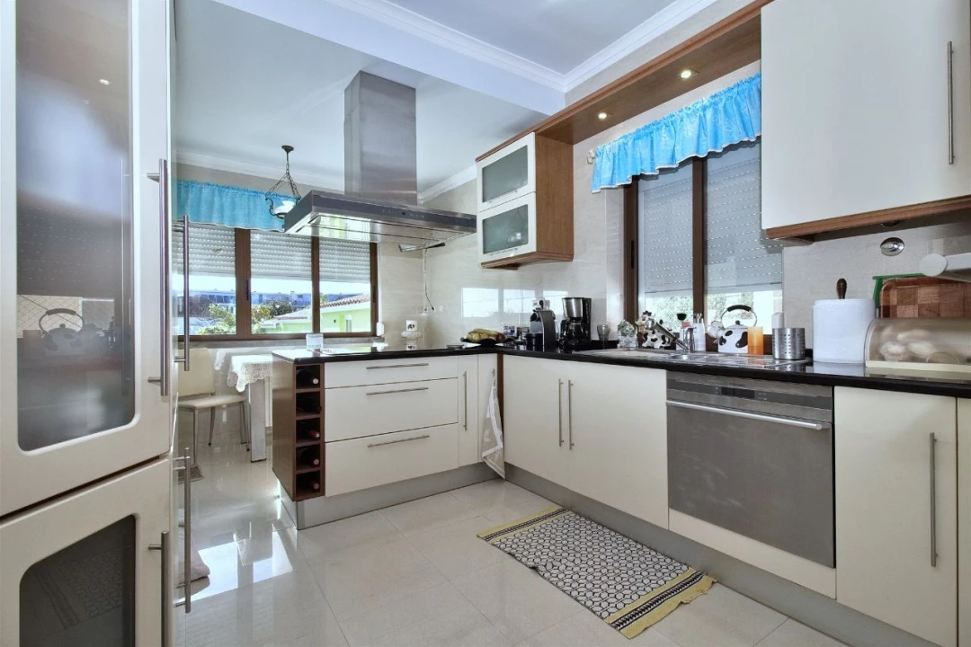 Moradia T3 para Venda em Porto Salvo Foto 5