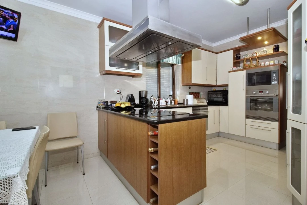 Moradia T3 para Venda em Porto Salvo Foto 7