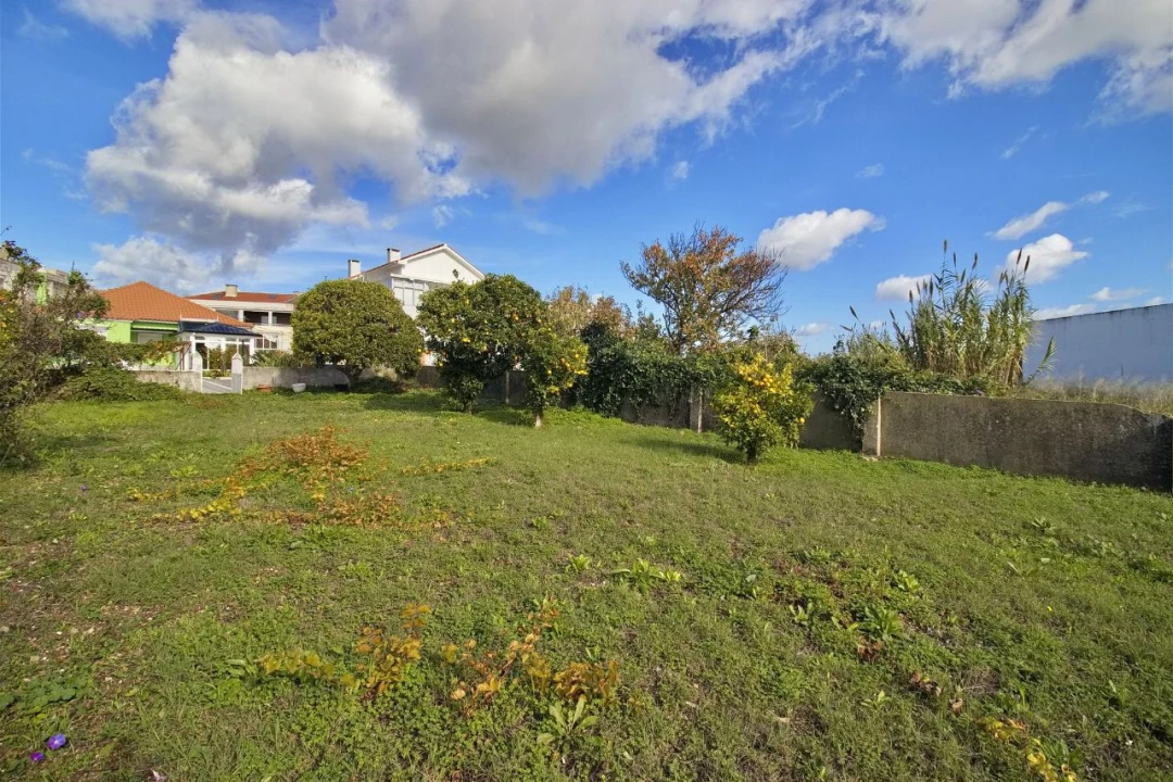 Moradia T3 para Venda em Porto Salvo Foto 12