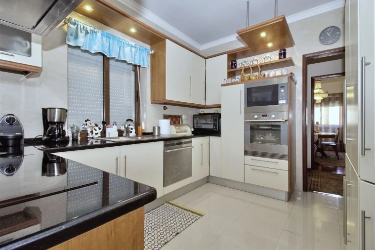 Moradia T3 para Venda em Porto Salvo Foto 6