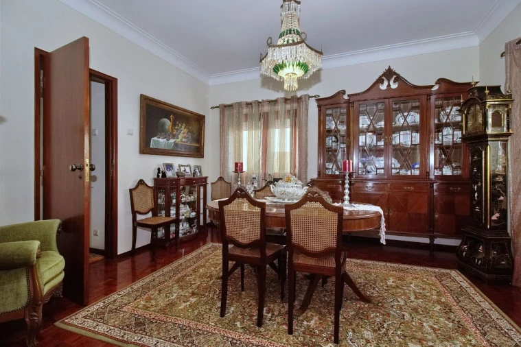 Moradia T3 para Venda em Porto Salvo Foto 8