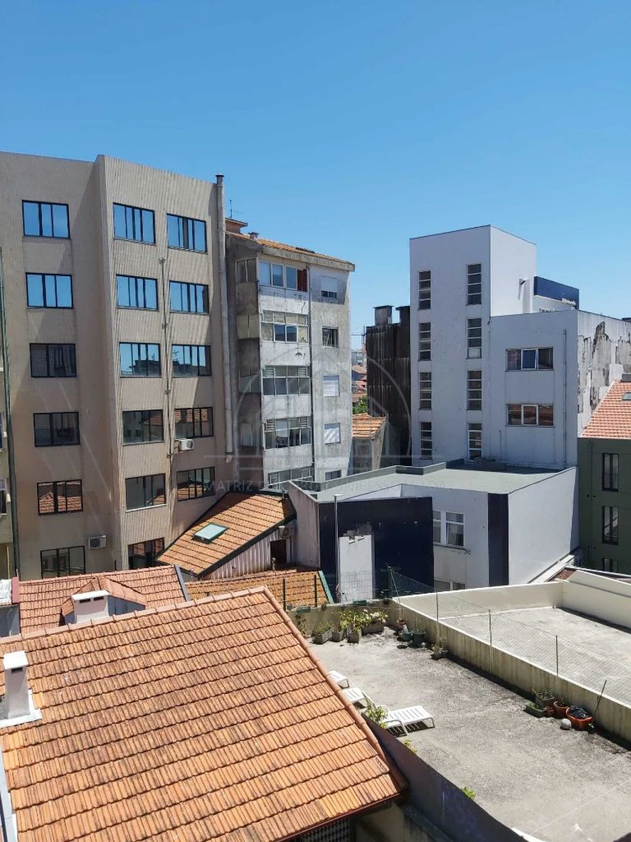 Apartamento T1 para Arrendamento em Porto Foto 13