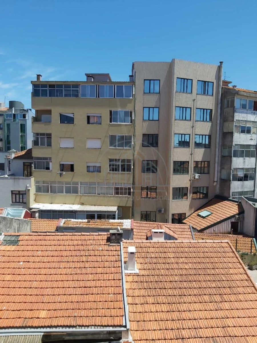 Apartamento T1 para Arrendamento em Porto Foto 8