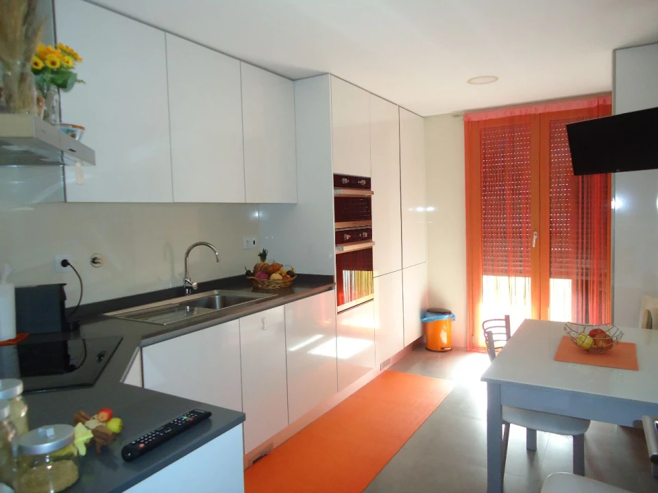 Apartamento T2 para Venda em Loures Foto 2
