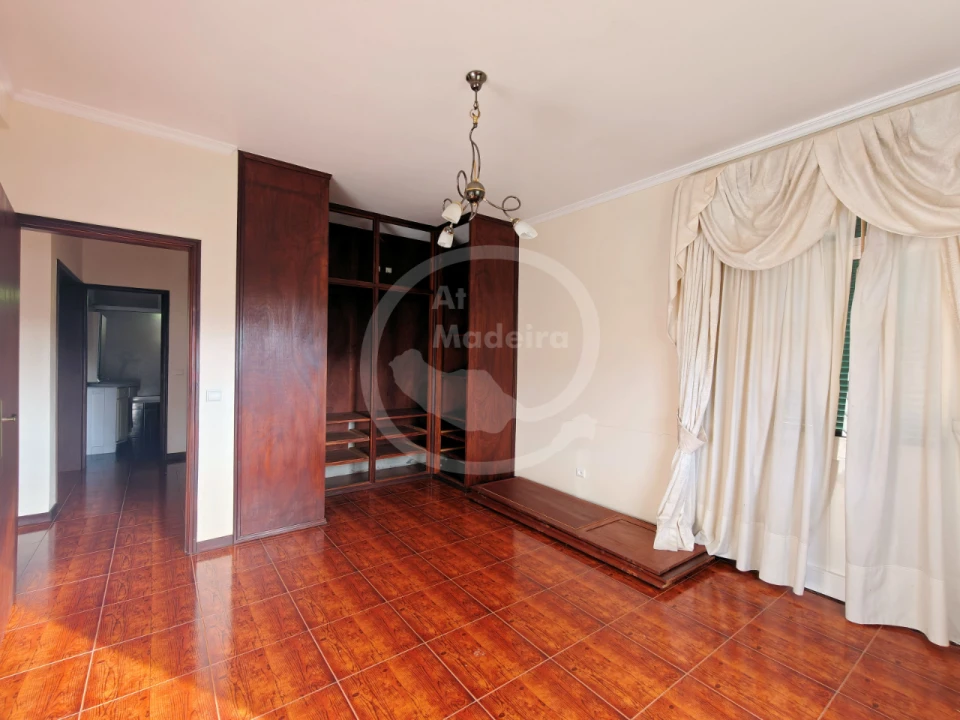 Moradia T3 para Venda em Estreito Câmara de Lobos Foto 16