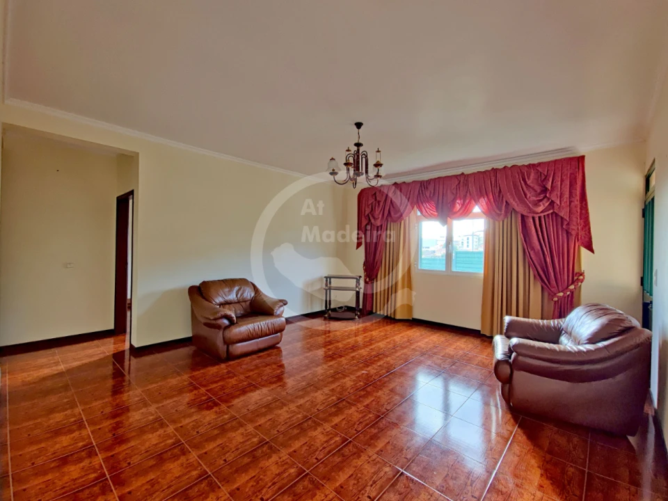 Moradia T3 para Venda em Estreito Câmara de Lobos Foto 8