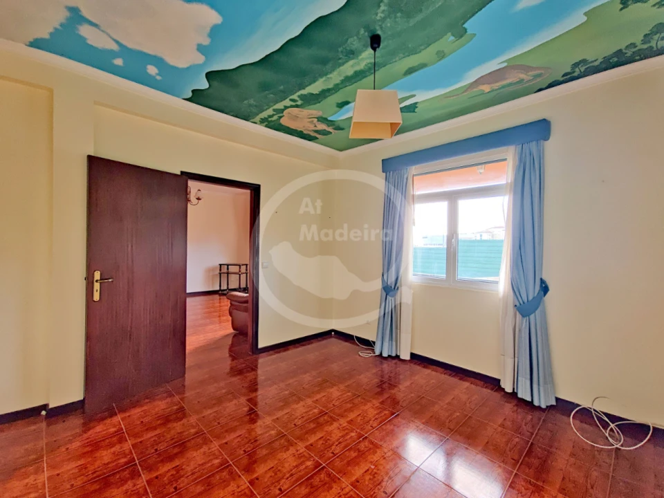 Moradia T3 para Venda em Estreito Câmara de Lobos Foto 12