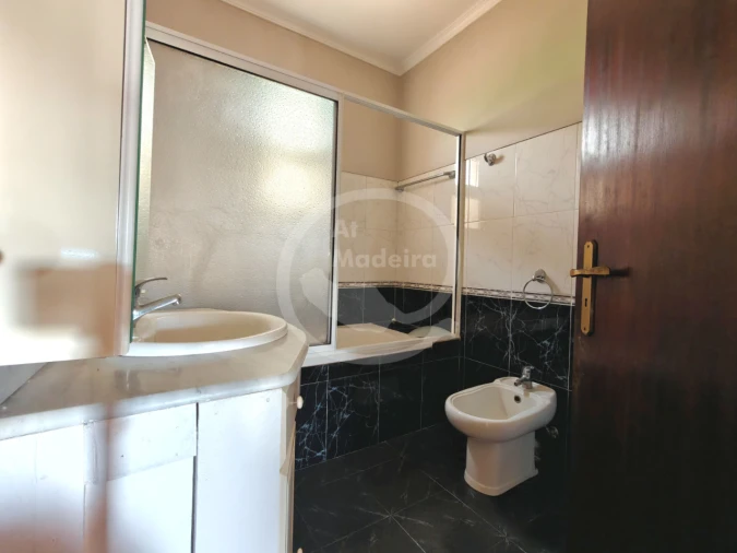 Moradia T3 para Venda em Estreito Câmara de Lobos Foto 14