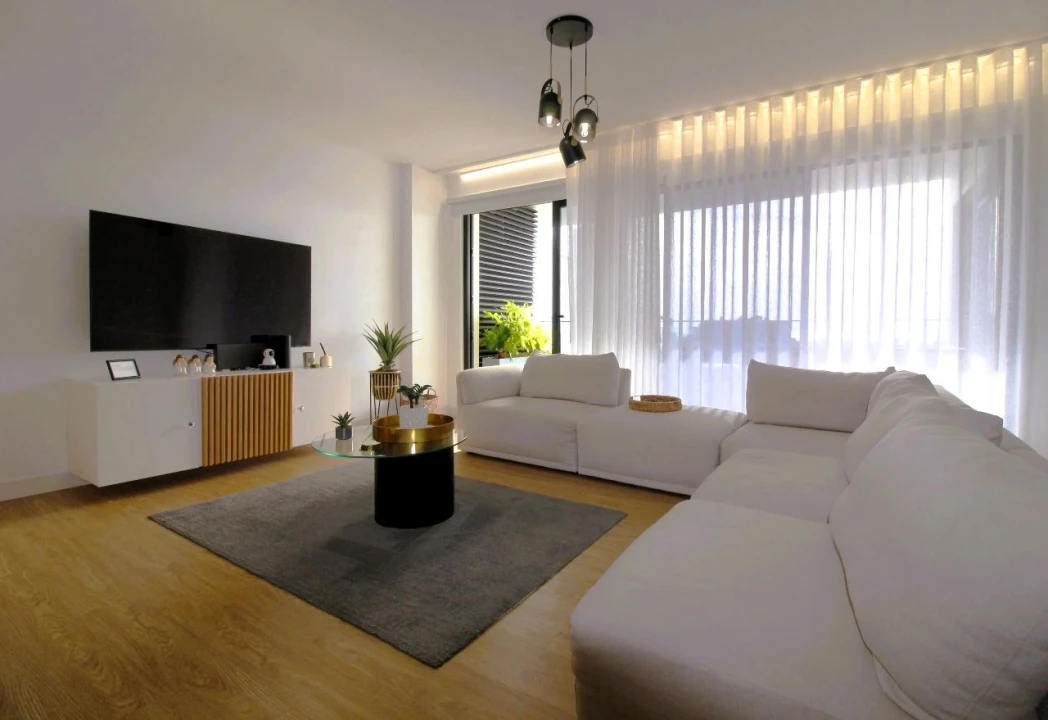 Apartamento T2 para Venda em Funchal Foto 3