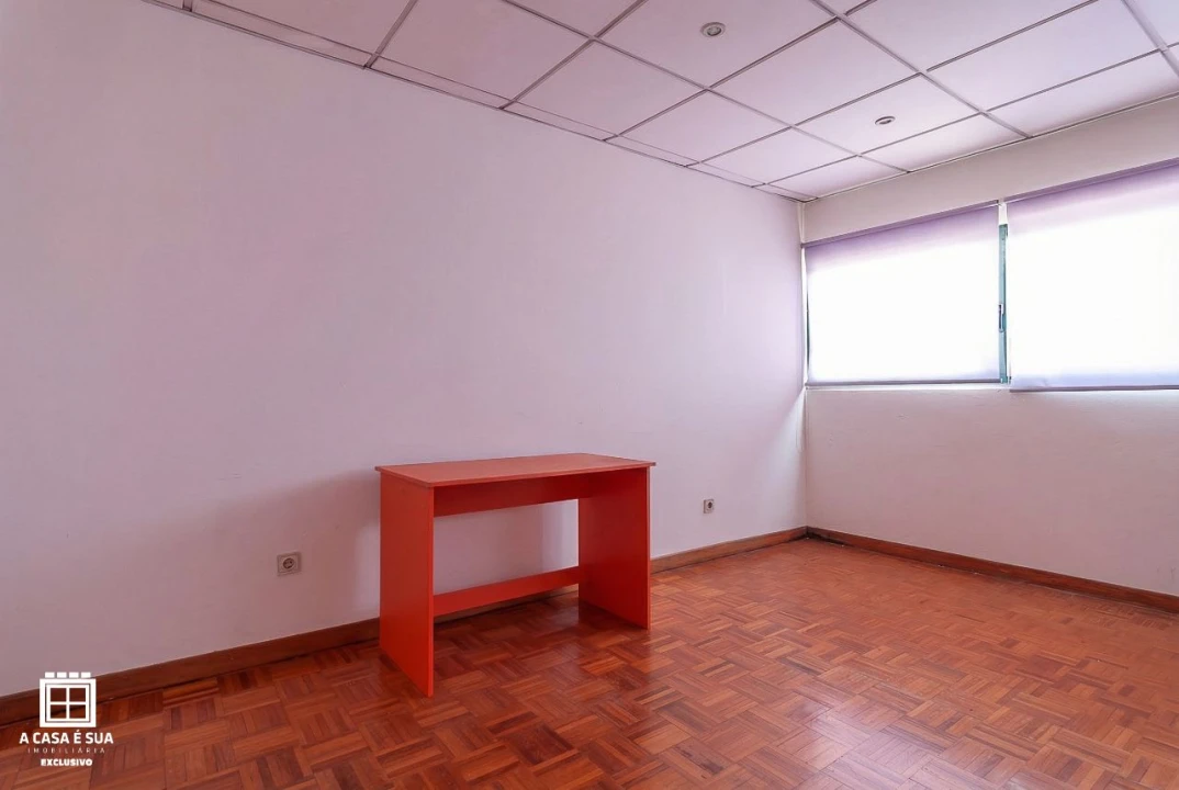 Loja para Arrendamento em Espinho Foto 11