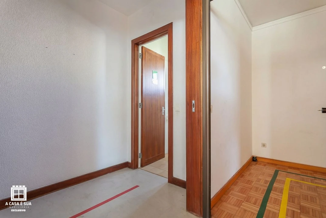 Loja para Arrendamento em Espinho Foto 14