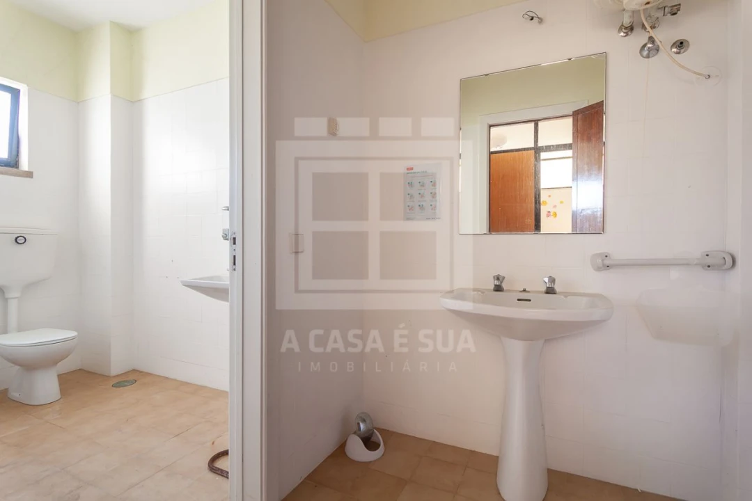 Loja para Arrendamento em Espinho Foto 6