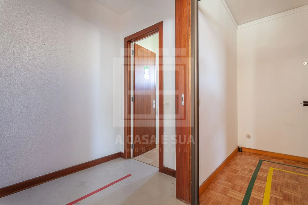 Loja para Arrendamento em Espinho Foto 15