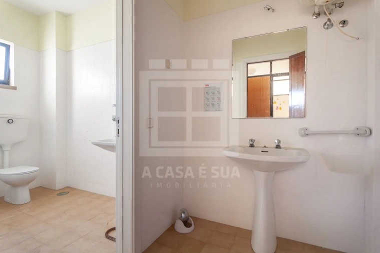 Loja para Arrendamento em Espinho Foto 6