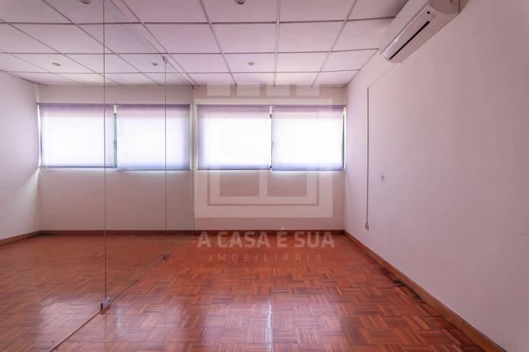 Loja para Arrendamento em Espinho Foto 10