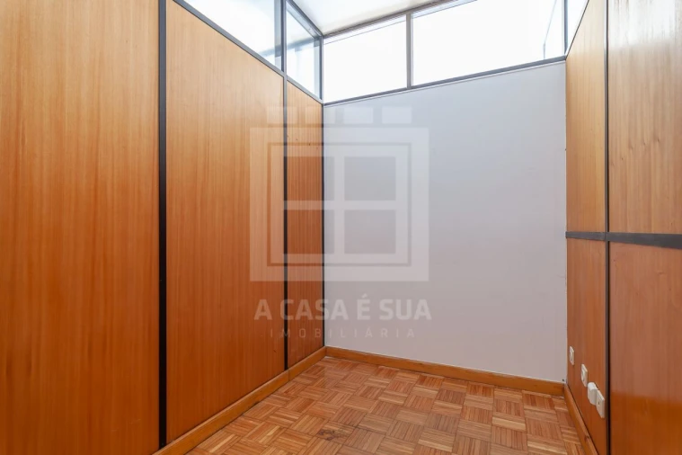 Loja para Arrendamento em Espinho Foto 14