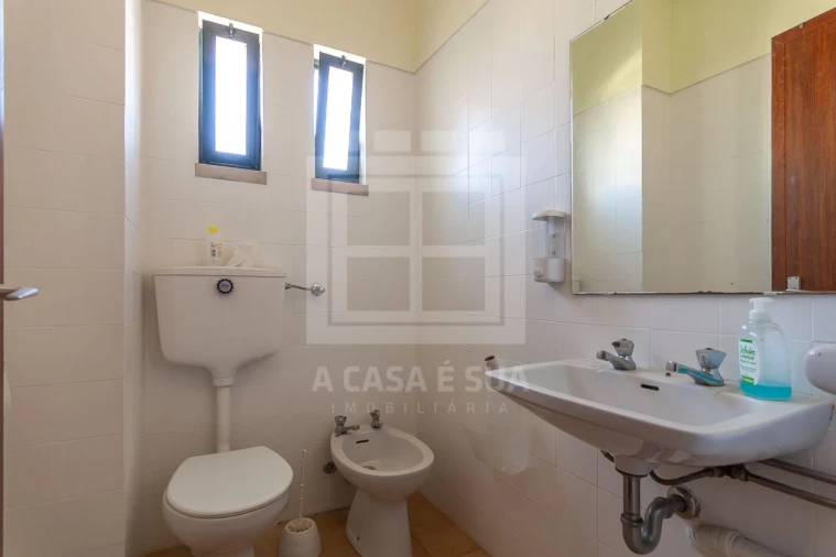 Loja para Arrendamento em Espinho Foto 16