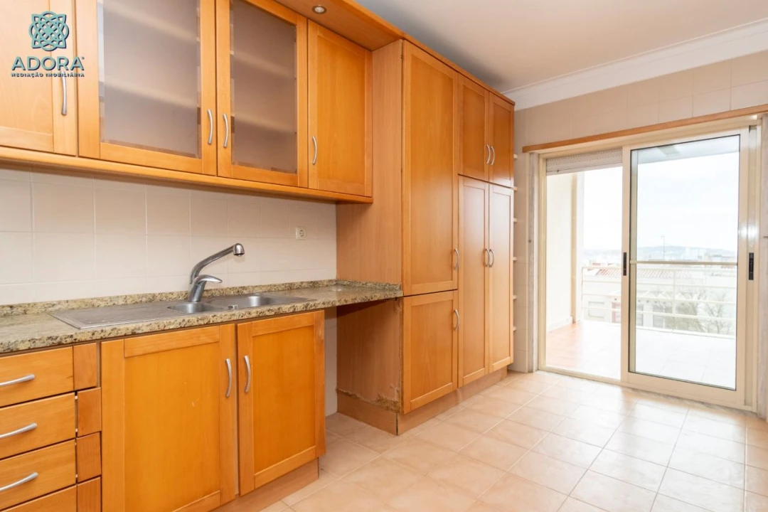 Moradia T5 para Arrendamento em Linda a Velha Foto 22