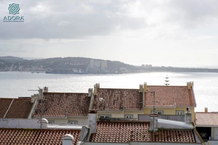 Moradia T5 para Arrendamento em Linda a Velha Foto 45