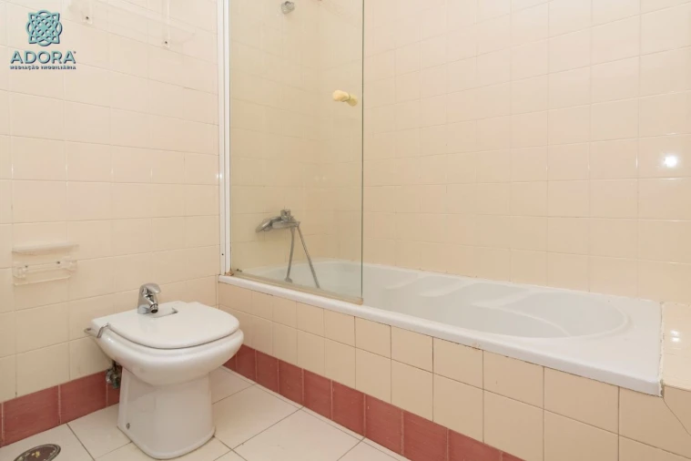 Moradia T5 para Arrendamento em Linda a Velha Foto 53