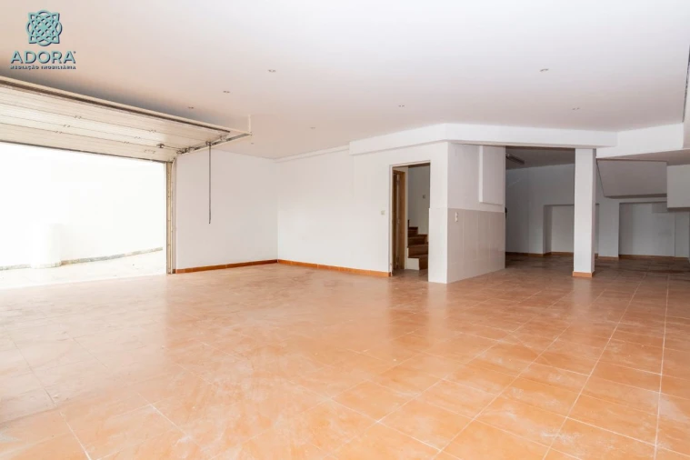 Moradia T5 para Arrendamento em Linda a Velha Foto 61