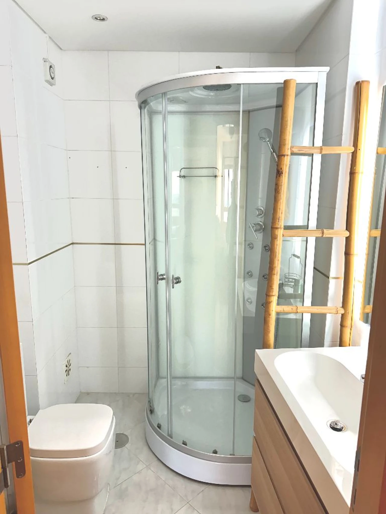 Apartamento T2 para Arrendamento em Famões Foto 3