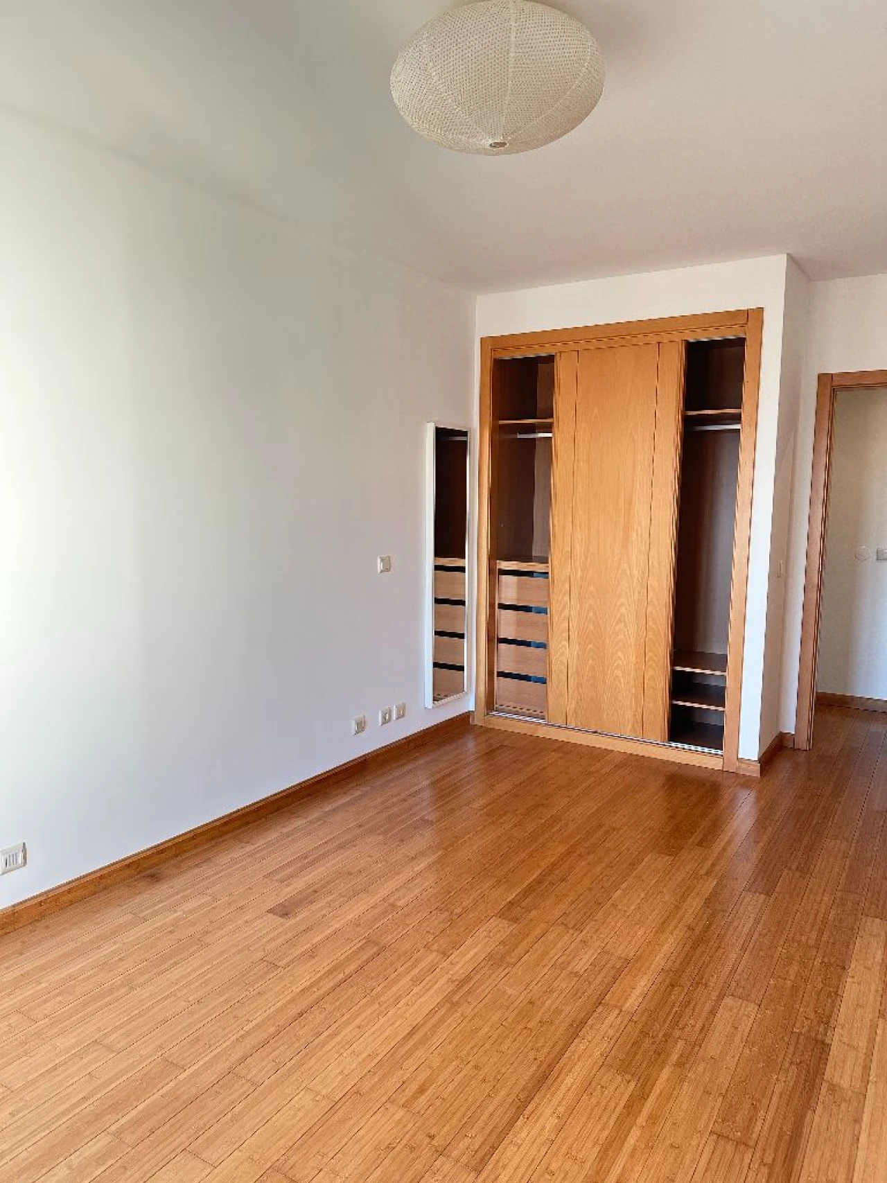 Apartamento T2 para Arrendamento em Famões Foto 16