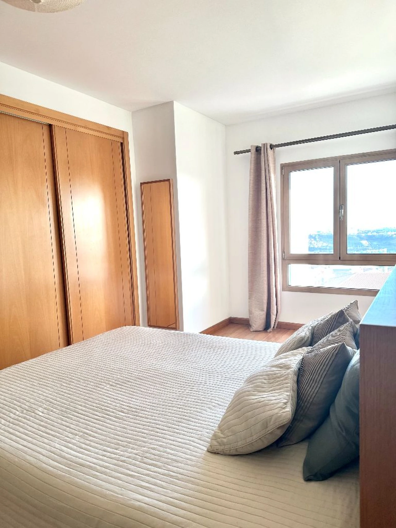 Apartamento T2 para Arrendamento em Famões Foto 30