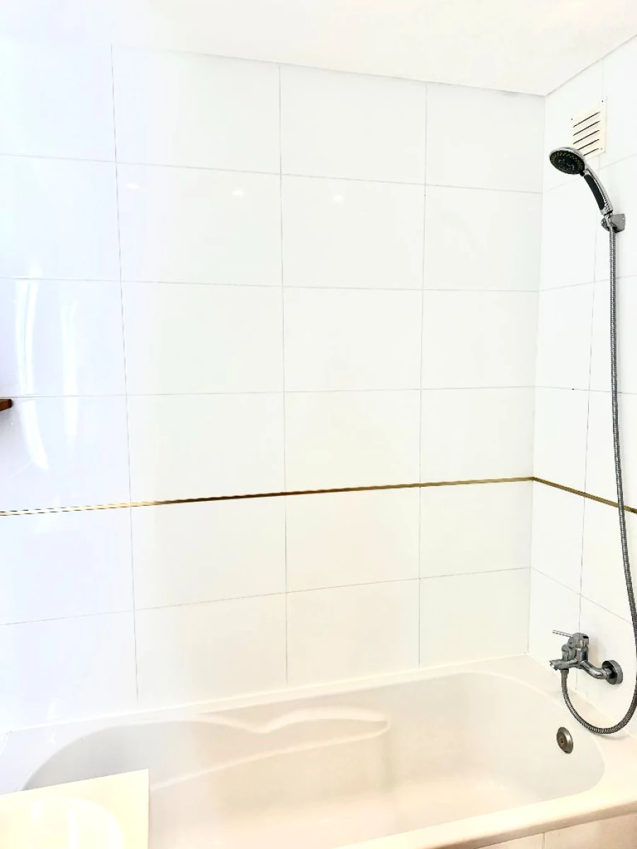 Apartamento T2 para Arrendamento em Famões Foto 2