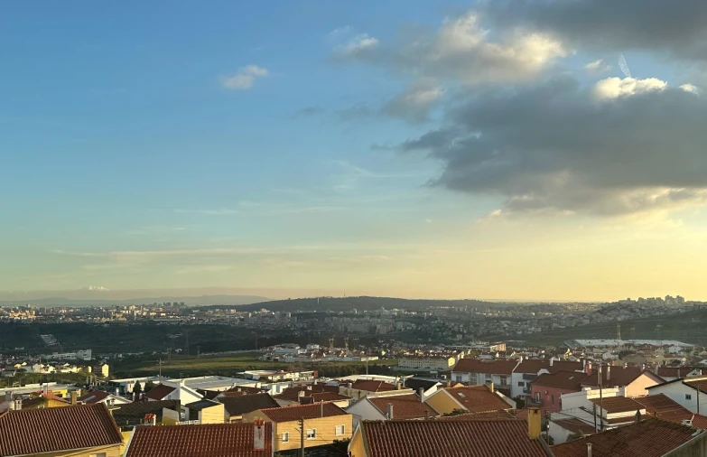 Apartamento T2 para Arrendamento em Famões Foto 1