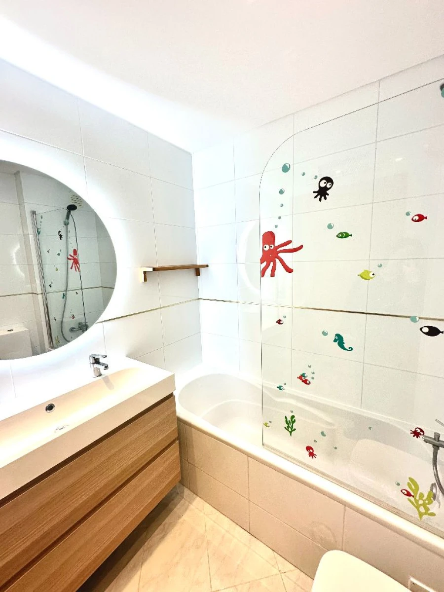 Apartamento T2 para Arrendamento em Famões Foto 7