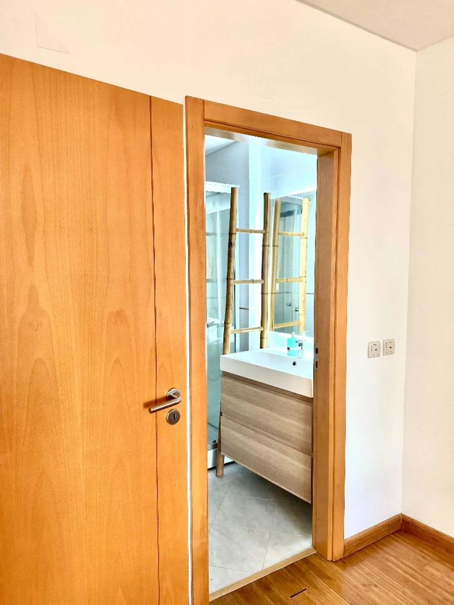 Apartamento T2 para Arrendamento em Famões Foto 12