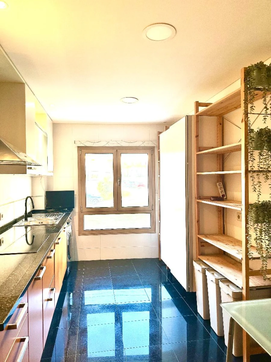 Apartamento T2 para Arrendamento em Famões Foto 20