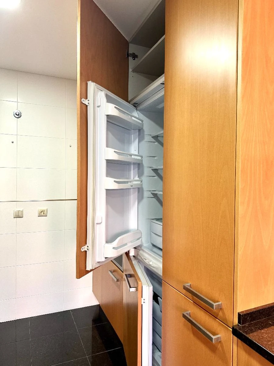 Apartamento T2 para Arrendamento em Famões Foto 29