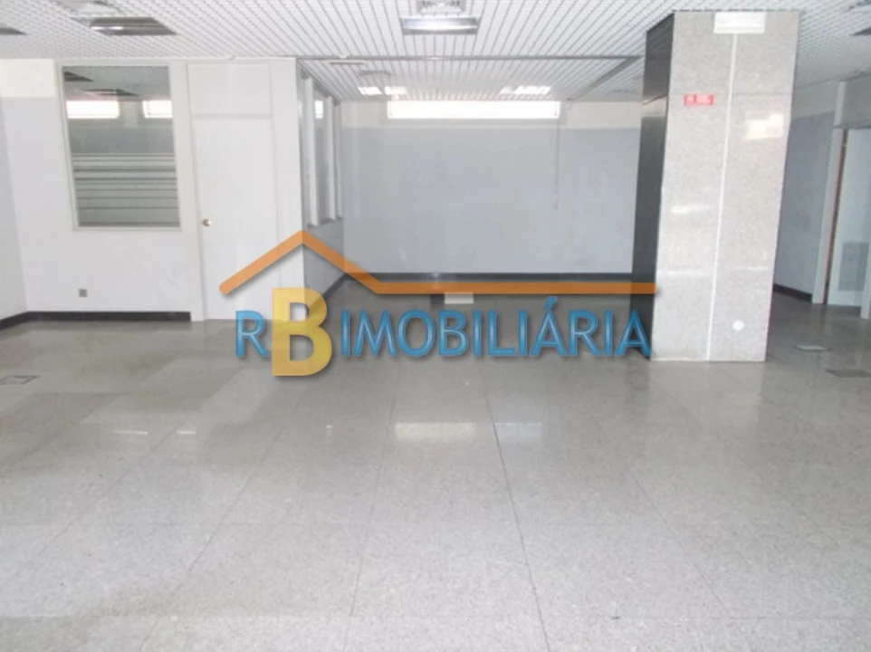 Loja para Venda em Cortegaça Foto 3