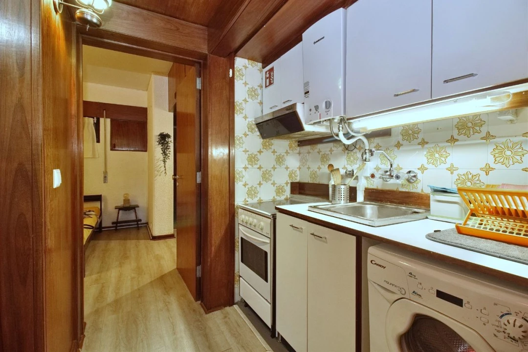 Apartamento T1 para Arrendamento em Lombos Foto 3