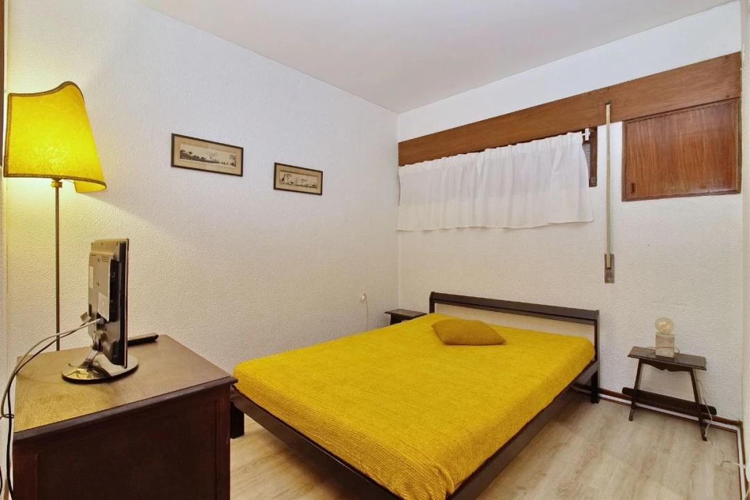 Apartamento T1 para Arrendamento em Lombos Foto 7