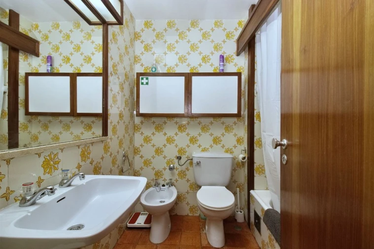 Apartamento T1 para Arrendamento em Lombos Foto 6