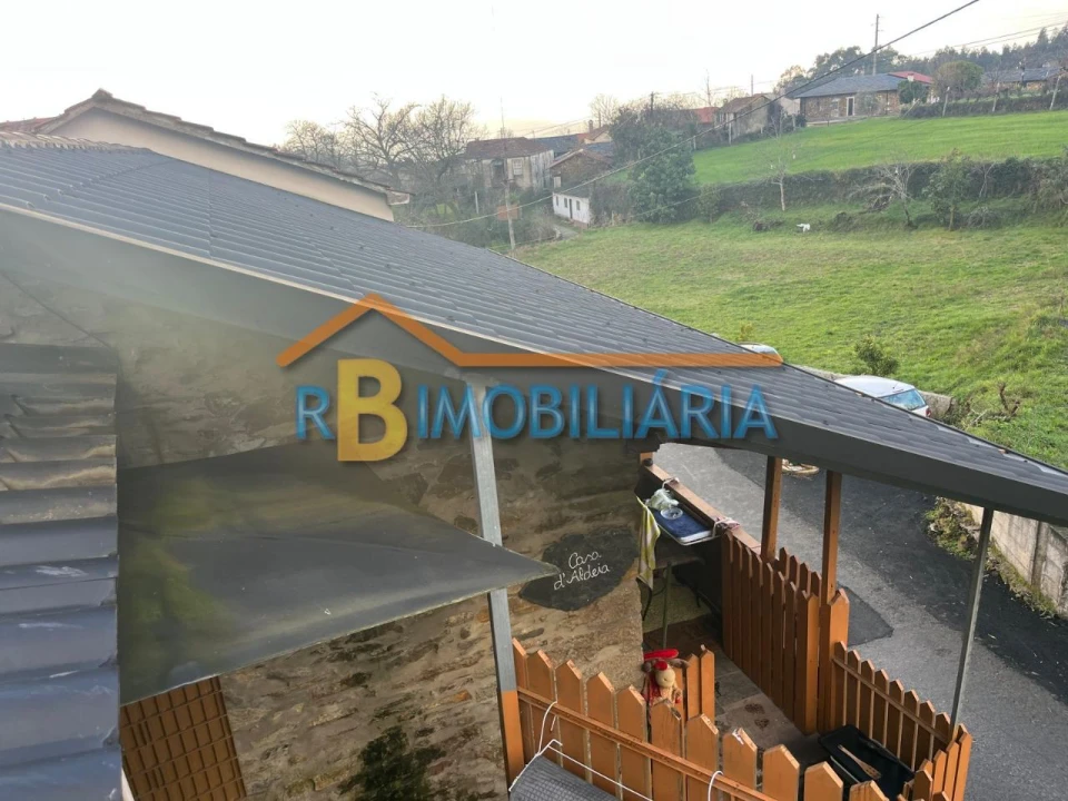 Moradia T2 para Venda em Vila Nova Foto 1