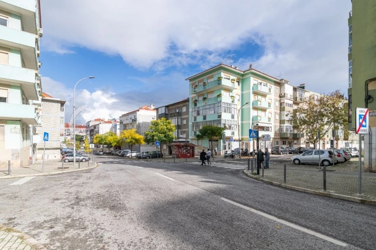 Apartamento T3 para Venda em Amadora Foto 4