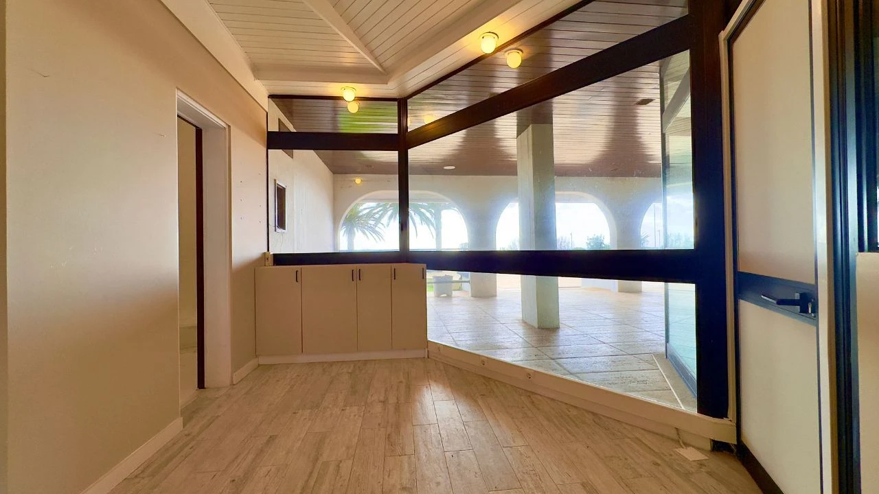 Loja para Arrendamento em São Pedro do Estoril Foto 8